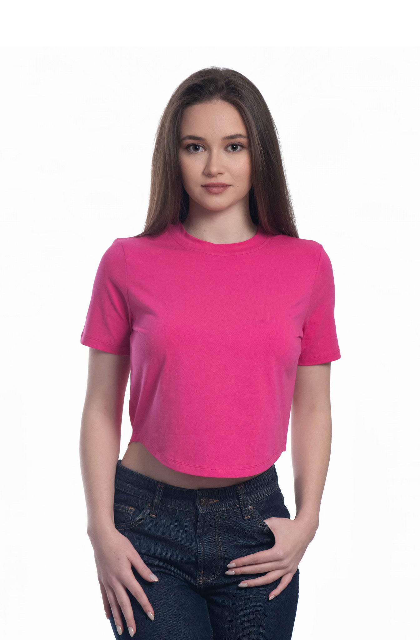 Top corto da donna a maniche corte e scollo tondo